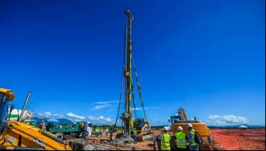 Construção do novo terminal entra em nova fase com a colocação das estacas