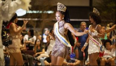 Berbigão do Boca e ensaios de escolas de samba de Florianópolis agitam o Carnaval no novo aeroporto