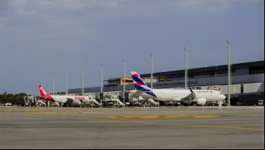 Malha aérea de junho prevê crescimento de cerca de 50% no número de voos em relação a maio no aeroporto de Florianópolis